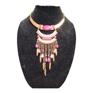 Beautiful Statement Necklace 18in